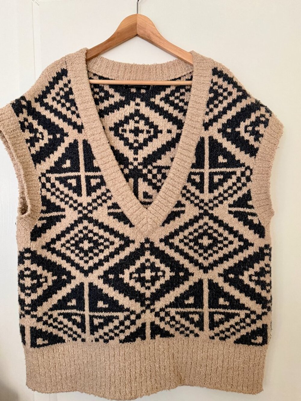 Banana Republic vneck sweater vest- size M/L